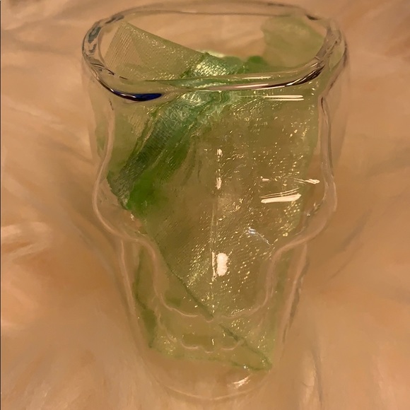 SALE!! Skull glasses set of 2 - Picture 4 of 7